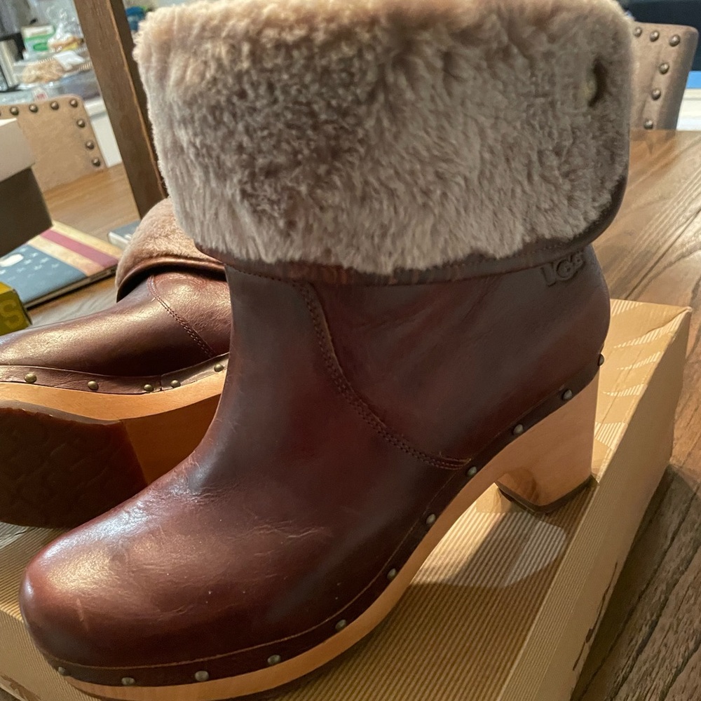 New Ugg boots size 8 brown with fur